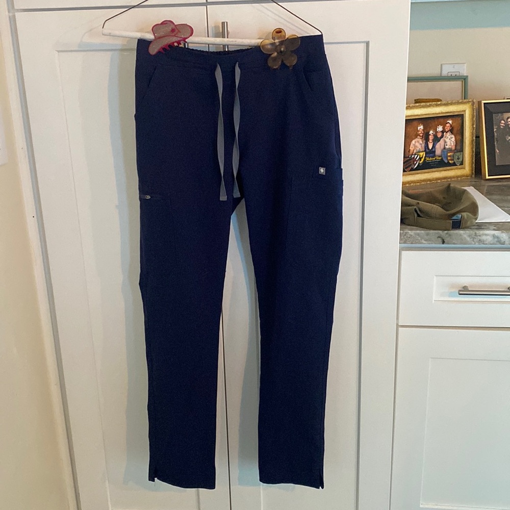 Figs scrub bottoms, Navy blue
